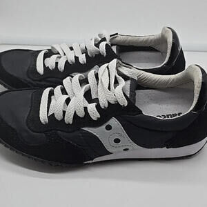 Retired Saucony Low Jazz Women's Black and White Sneakers Size 6
